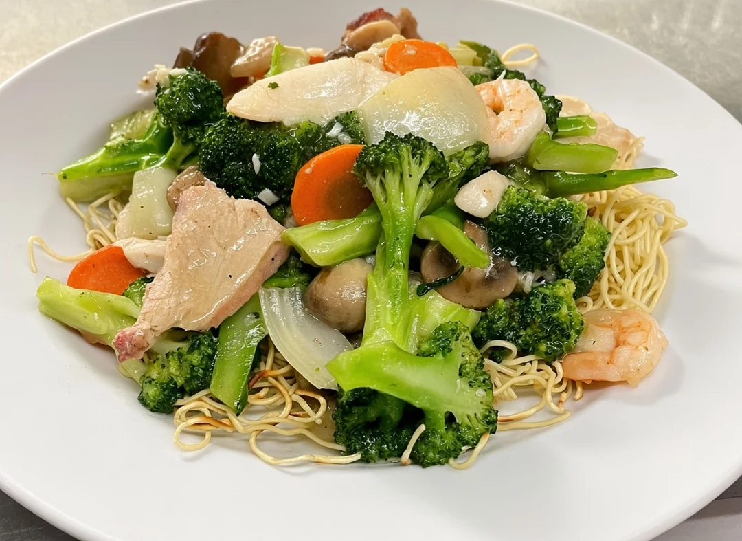Cantonese Chow Mein at Fusion 28, breakfast and lunch restaurant in Regina, SK